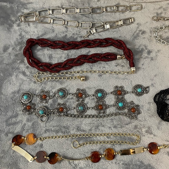 Lot of 8 Fashion Belts / Straps - Picture 2 of 3